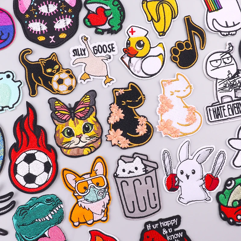 Cute Cat Embroidered Patches For Clothing Stickers Cartoon Animal Applique Iron On Patches On Clothes DIY Sewing/Fusible Patch