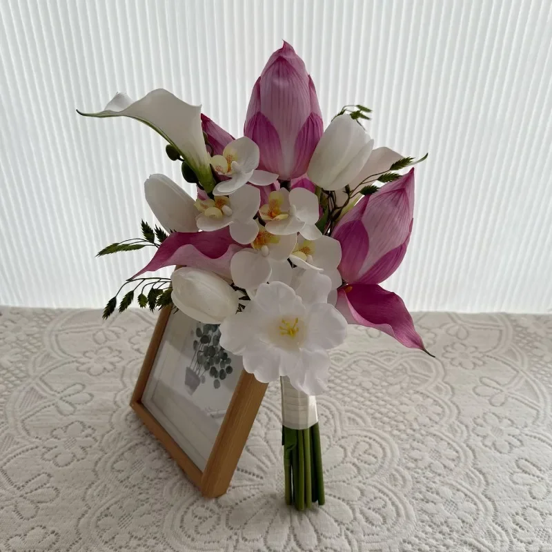 High-end wedding photo bridal bouquet, lotus receipt certificate simulation flower pink lotus tulip registration bouquet