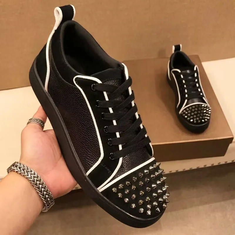 새로운 도착 남성 패션 리벳 신발 파티 나이트 클럽 드레스 블랙 세련된 정품 가죽 박힌 신발 브랜드 디자이너 신발