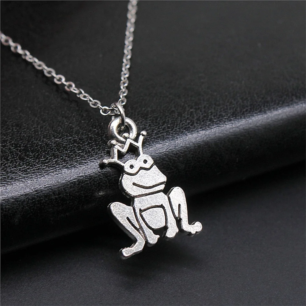 Simple Classic Fashion 22x14mm Antique Silver Color Frog Prince Pendant Girl Women Short Chain Necklaces Choker Necklace