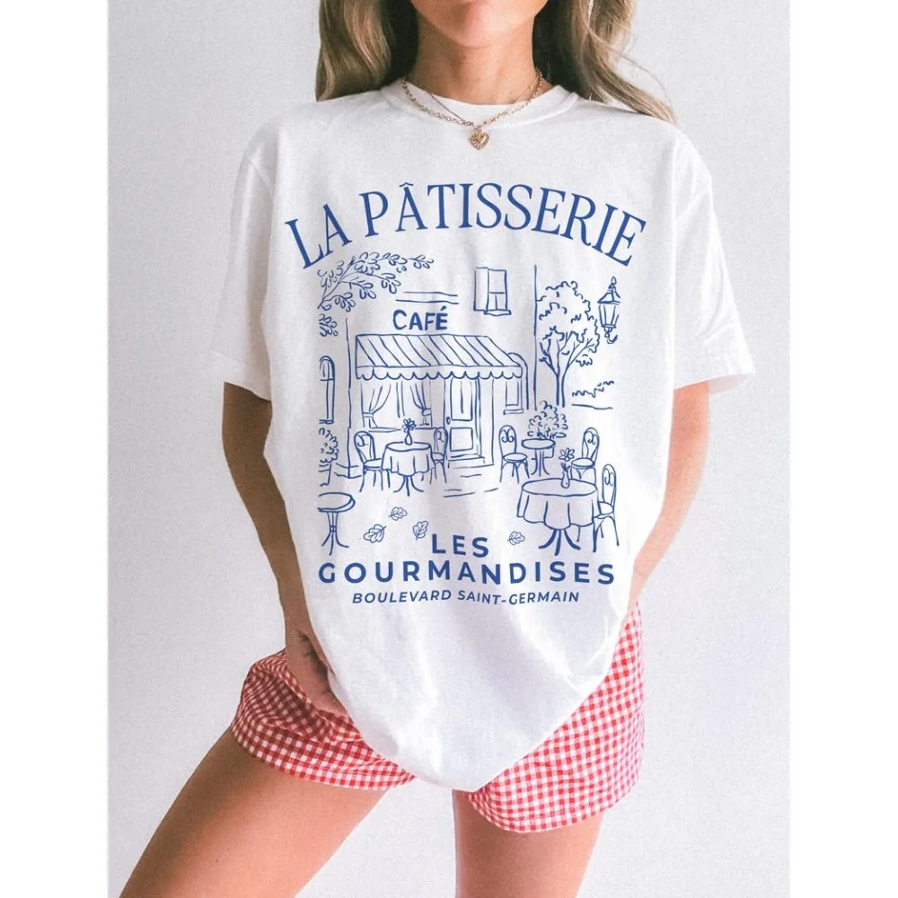 Camiseta de cafetería francesa de La Pâtisserie, camiseta gráfica de panadería parisina, camisetas gráficas francesas, camisetas de París, camiseta de bistró dibujada a mano, amante del cafetería