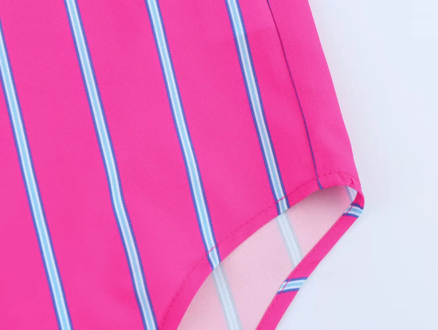 เสื้อเชิ้ตแขนยาวลายทางทรงหลวมสไตล์ยุโรปและอเมริกาแฟชั่นใหม่สำหรับผู้หญิงปี 2025