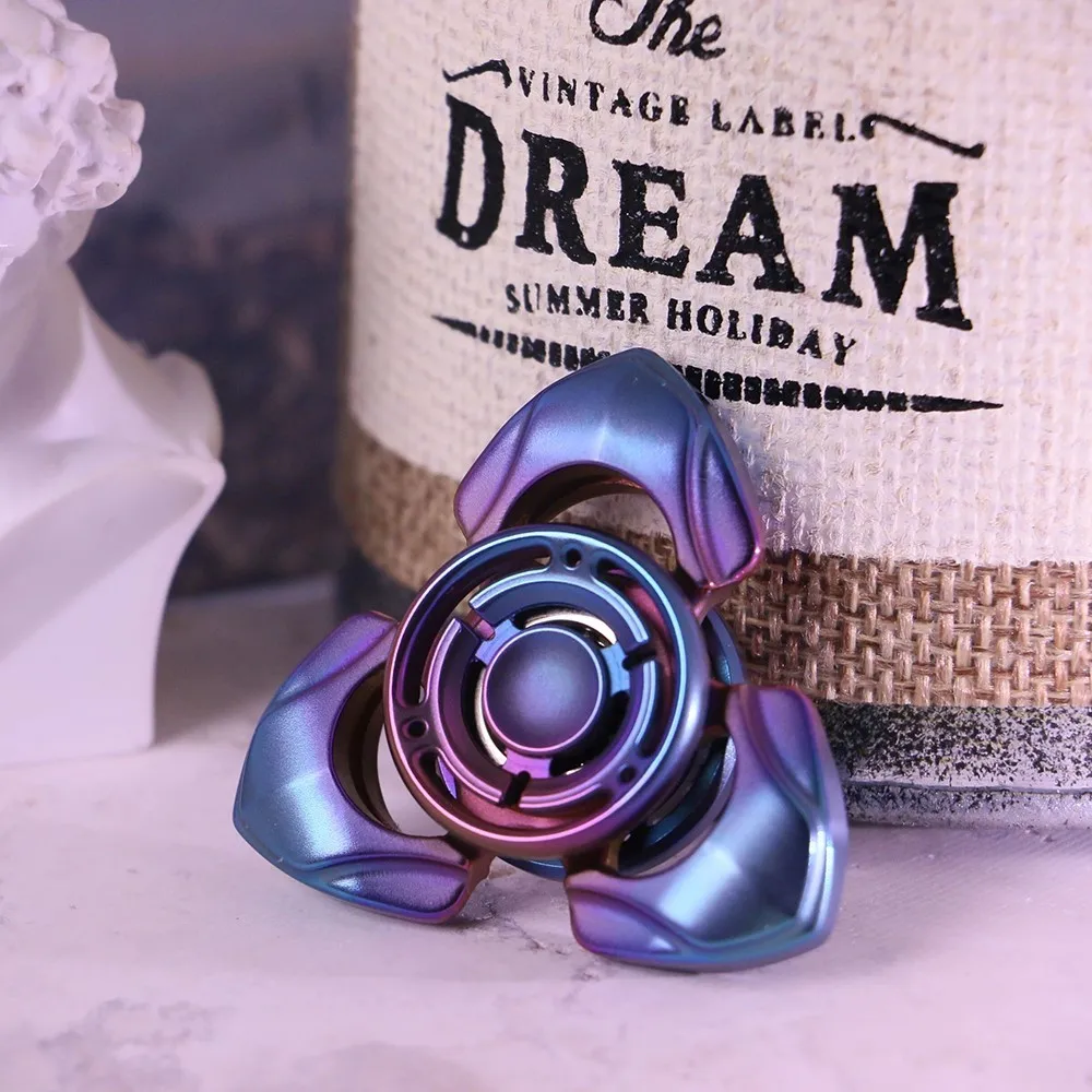 安定した EDC ミニフィジェットスピナー 大人向けフィジェットトイ ジルコニウム製三枚刃フィジェットスピナー ストレス解消玩具