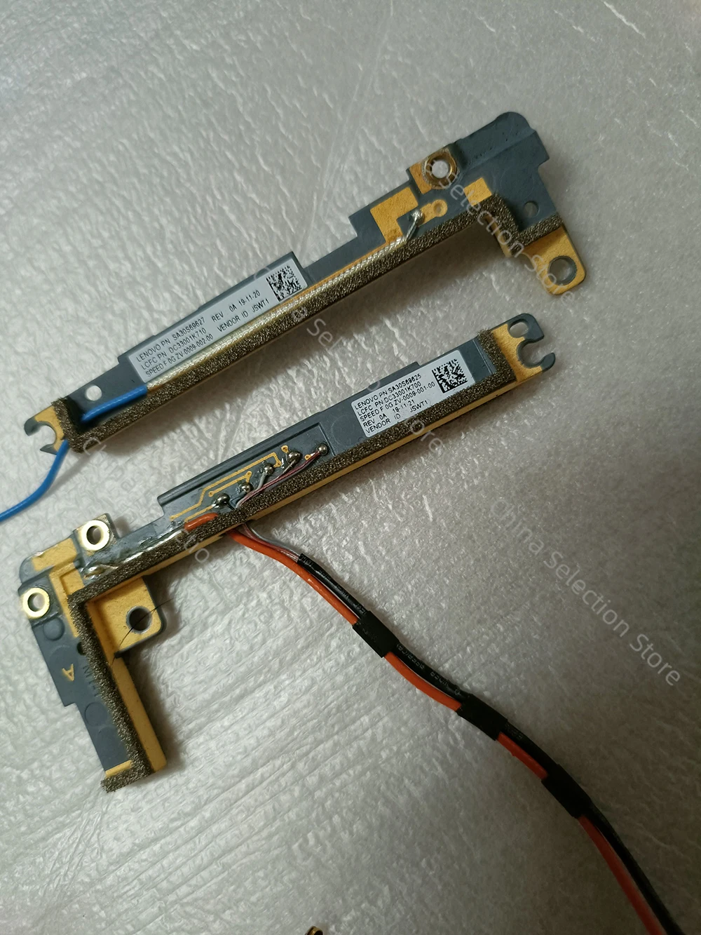 

Оригинальная антенна WWAN 4G, красная и синяя для ноутбука Lenovo ThinkPad X1 Carbon 7, 8-го поколения 2019 2020 5A30V25489 5A30V25490 DC33001K700