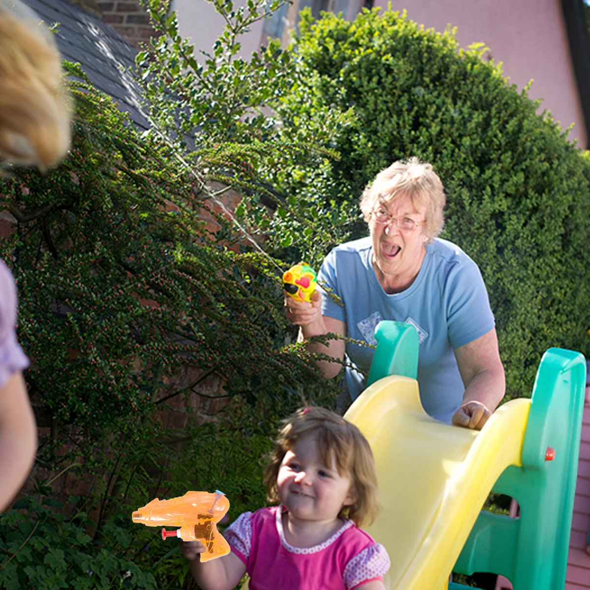 12 pezzi di acqua trasparente giocattoli per bambini bomboniere per feste di compleanno mini ammollo per bambini all'aperto spray per bambini divertimento estivo giocattolo da gioco