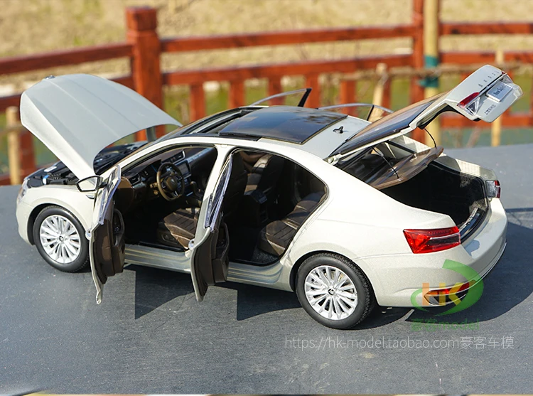 1:18 originele fabriek, Shanghai VW, Skoda 2020, nieuw SUPERB automodel
