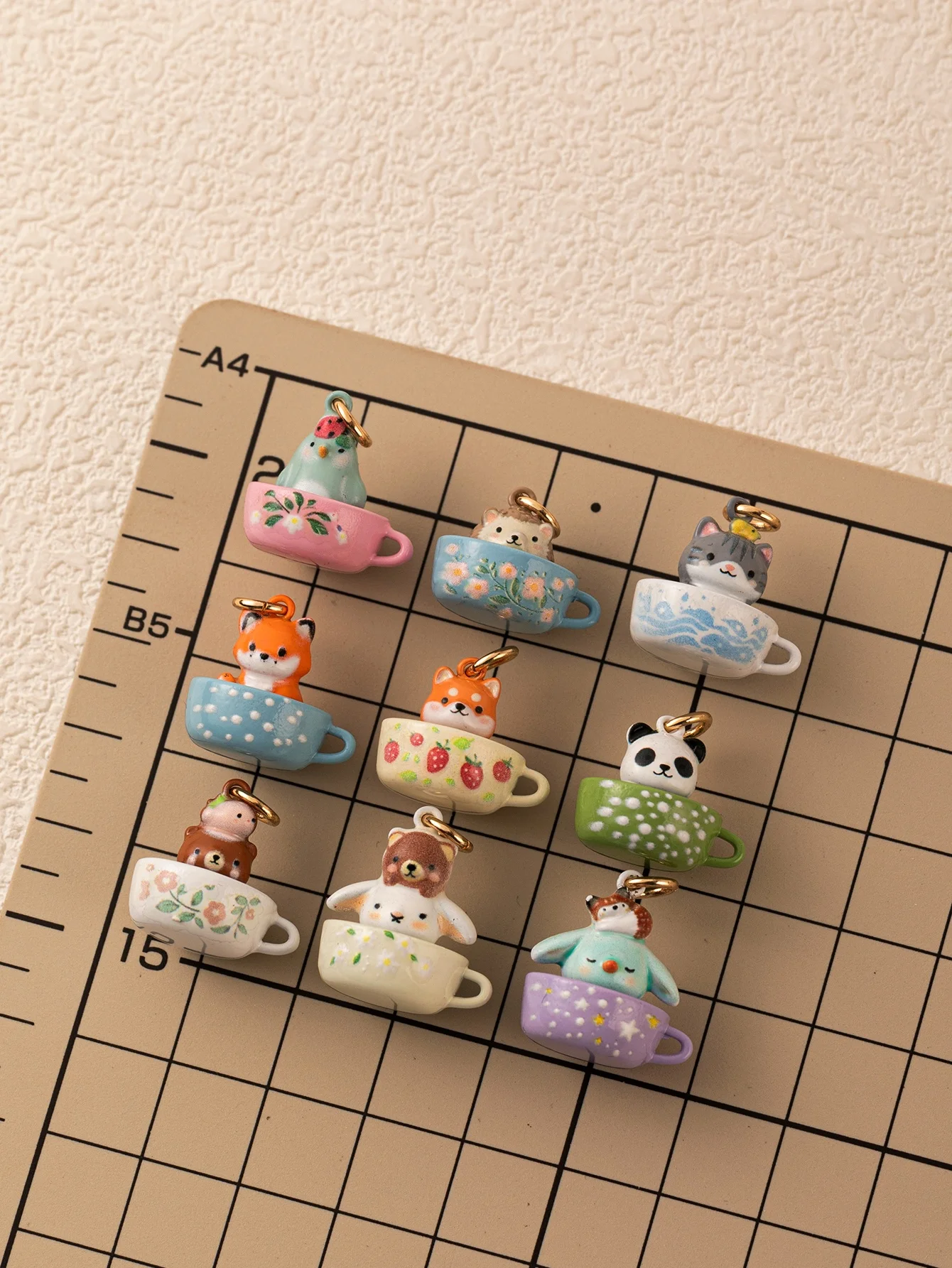 Modische und niedliche neue Tier-Serie: Fuchs, weißes Kaninchen, Shiba Inu DIY-Anhänger für Schmuck. – Detail 1