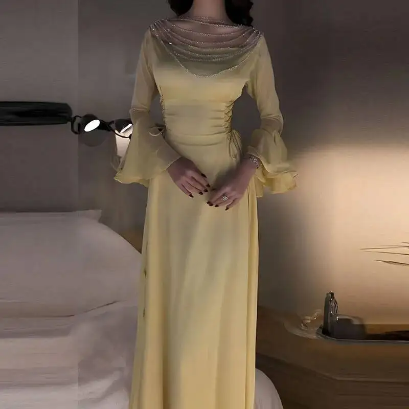 

Модное однотонное длинное повседневное платье с круглым вырезом и расклешенными рукавами на шнуровке на талии, тонкое вечернее элегантное желтое платье с цепочкой и бисером