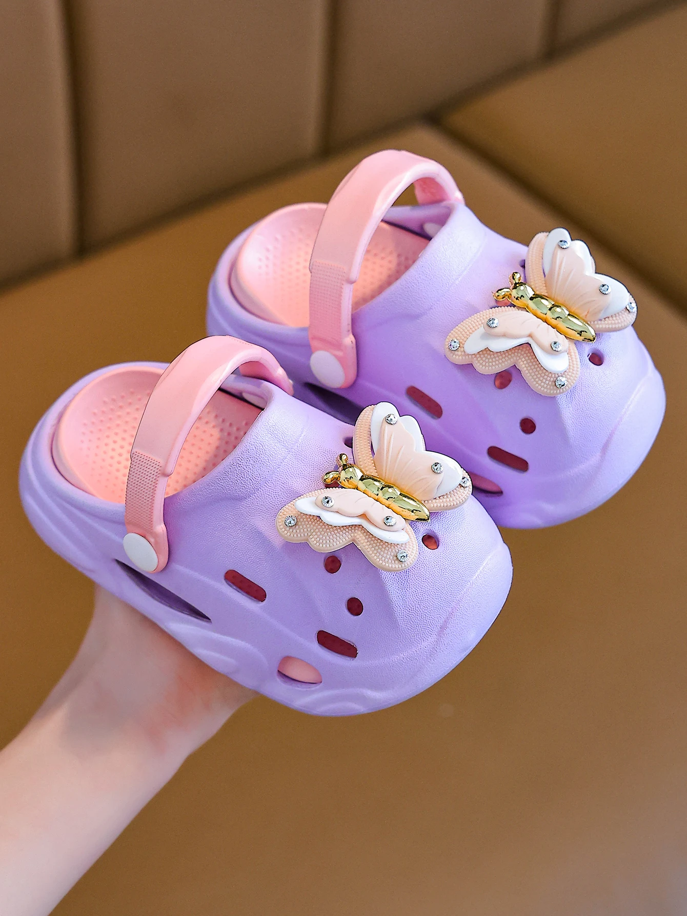 

Летние сандалии с бабочками, новая модная нескользящая дышащая обувь для дома и улицы, домашняя и школьная обувь для мальчиков и девочек
