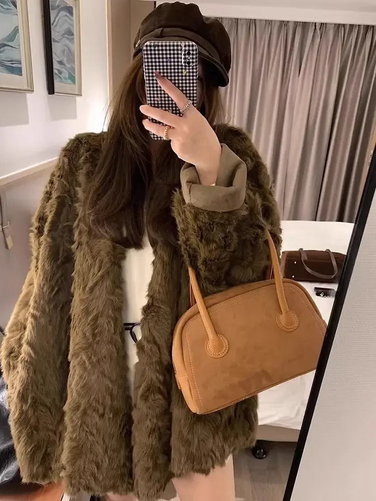 معطف علوي نسائي جديد لشتاء 2024 معطف ناعم منفوش من الفرو الصناعي بأكمام طويلة معاطف فضفاضة على الموضة الكورية معاطف نسائية وسترات ملابس