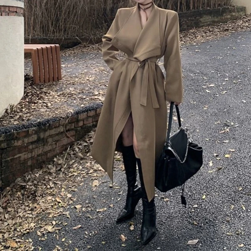 

Retro Black Large Lapel Trench Coat for Women Autumn Loose Strap Mid Length Coat