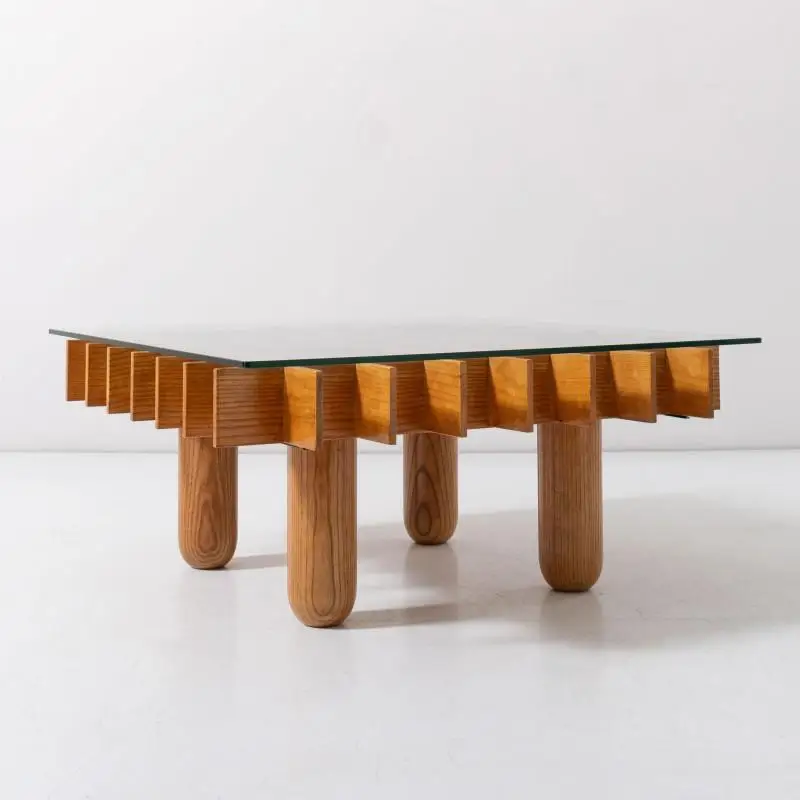 طاولة قهوة من الخشب الصلب على طراز العصور الوسطى، غرفة المعيشة، شقة صغيرة من الرياح وابي سابي، طاولة حافة زجاجية مربعة بسيطة وحديثة