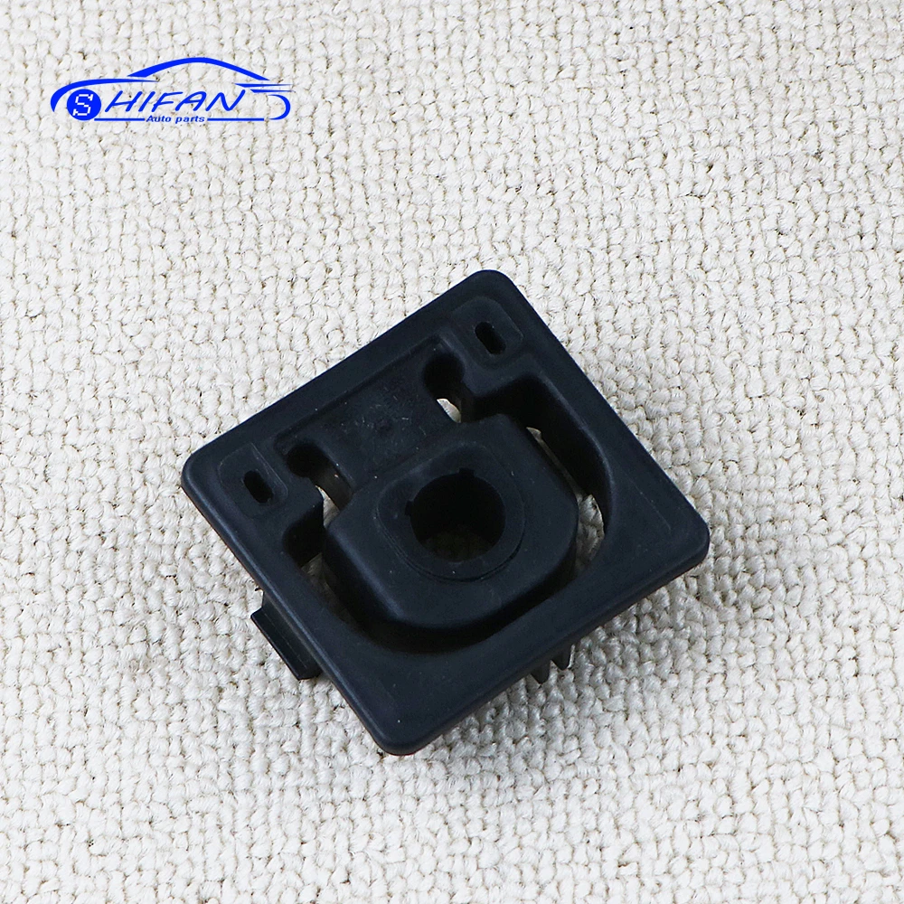 31439871 Engine Cooling Water Tank Connection Bushing Holder For Volvo V60 V90 XC90 S60 S90 XC60 2019 2020 2021 2022 2023 2024 - Image 3