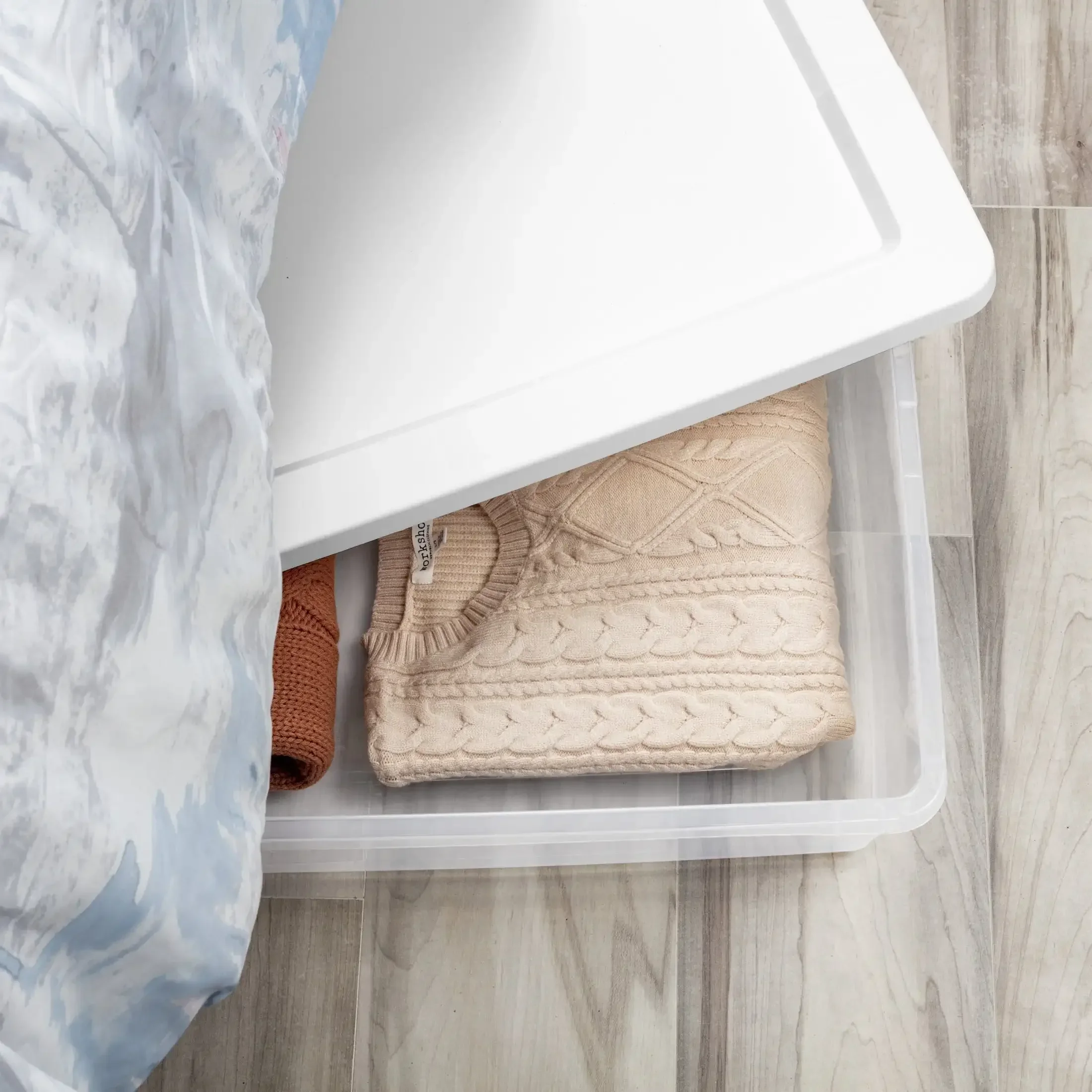 صندوق تخزين معقم، حاوية تخزين بلاستيكية شفافة سعة 41 لترًا مع غطاء سهل التركيب، باللون الأبيض