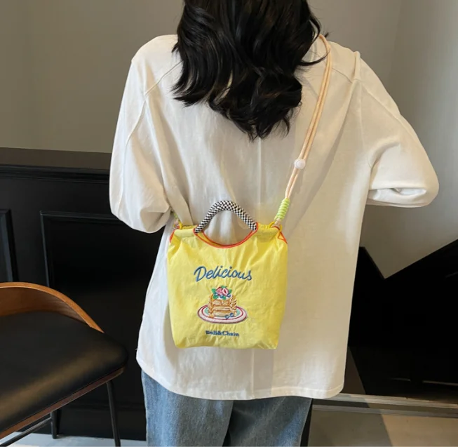 Japanese-Style Embroidery Mini Phone Bag Small Square Handbag for Children Ladies Square Shape Portable Pouch