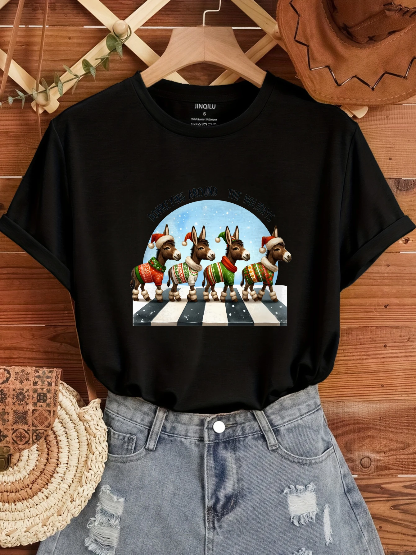 

2025 Four Christmas donkey graffiti prints tops Ladies Casual T-shirt Junior O-Neck Spring Summer Fashion Korean luxury clothing