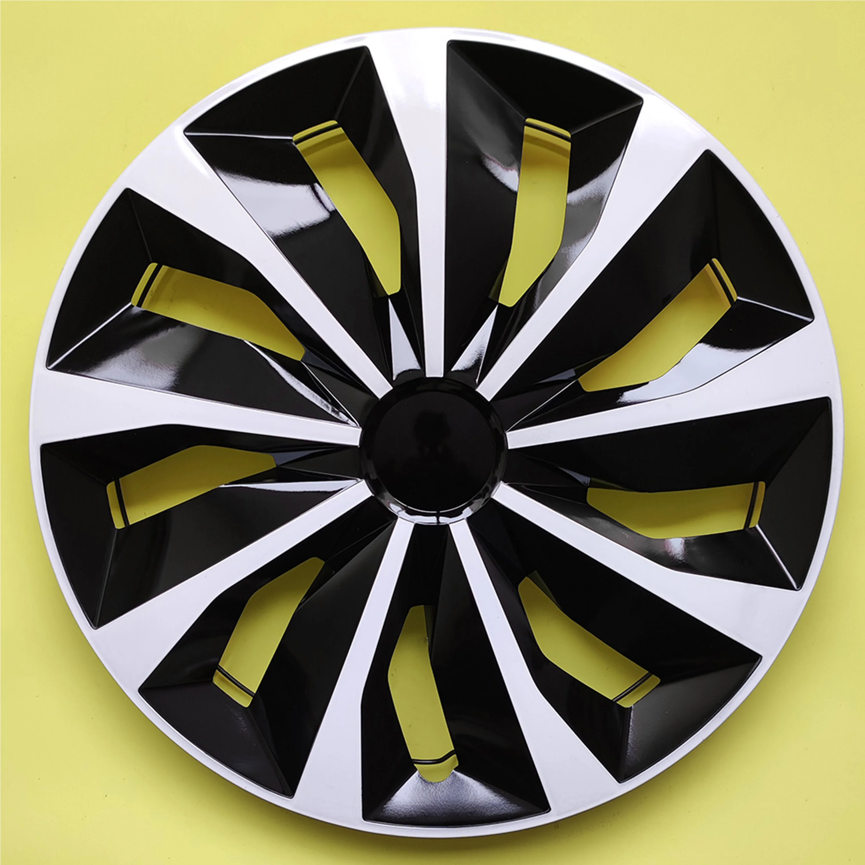 4pcs Hubcaps suitable for cars with 13-inch iron wheels, made of PP plastic can be used to decorate the appearance of car wheels