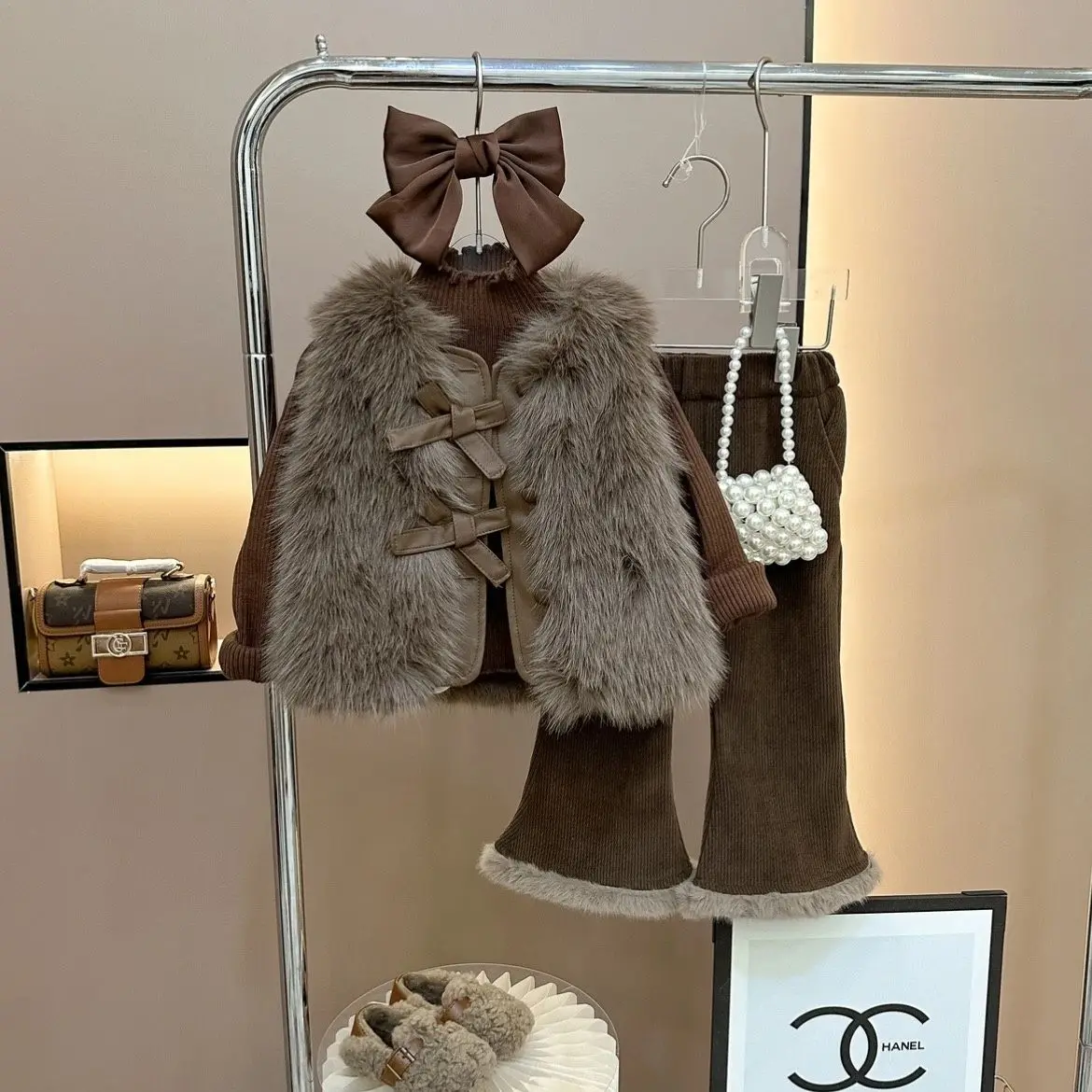 

Winter Childent Loose Bow Coat Thick Warm Artificial fur Vest + Tshirt+ bell-bottoms Pants Cotton Girls Jacket Casual Outwear