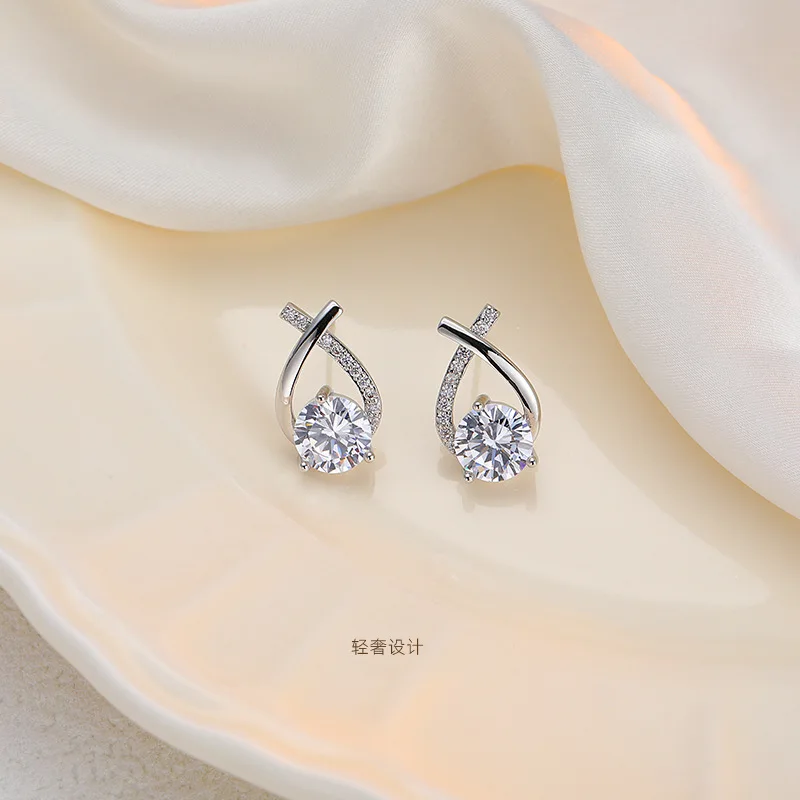 $1 postage small earrings high-grade light luxury zircon flash earrings physical super beautiful very recommended buy style good