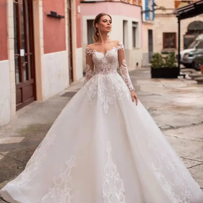 

Customized Princess Ball Gown Wedding Dresses V-Neck Long Sleeve Court Train Robe De Mariee Lace Appliques Made Bridal Gown