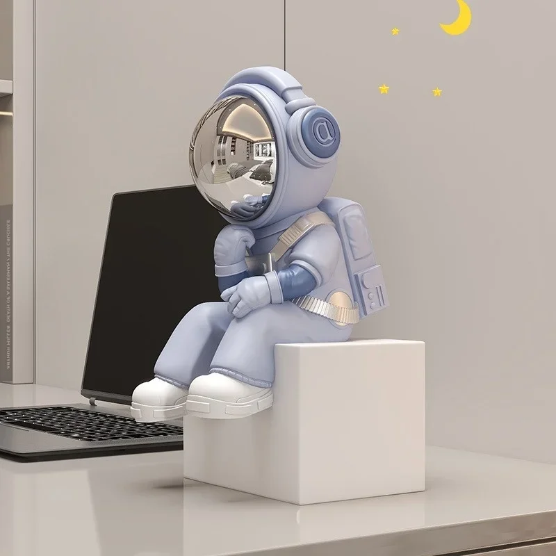 

Adorable Miniature Astronaut Figurine with Base, Perfect Gift for Space Enthusiasts