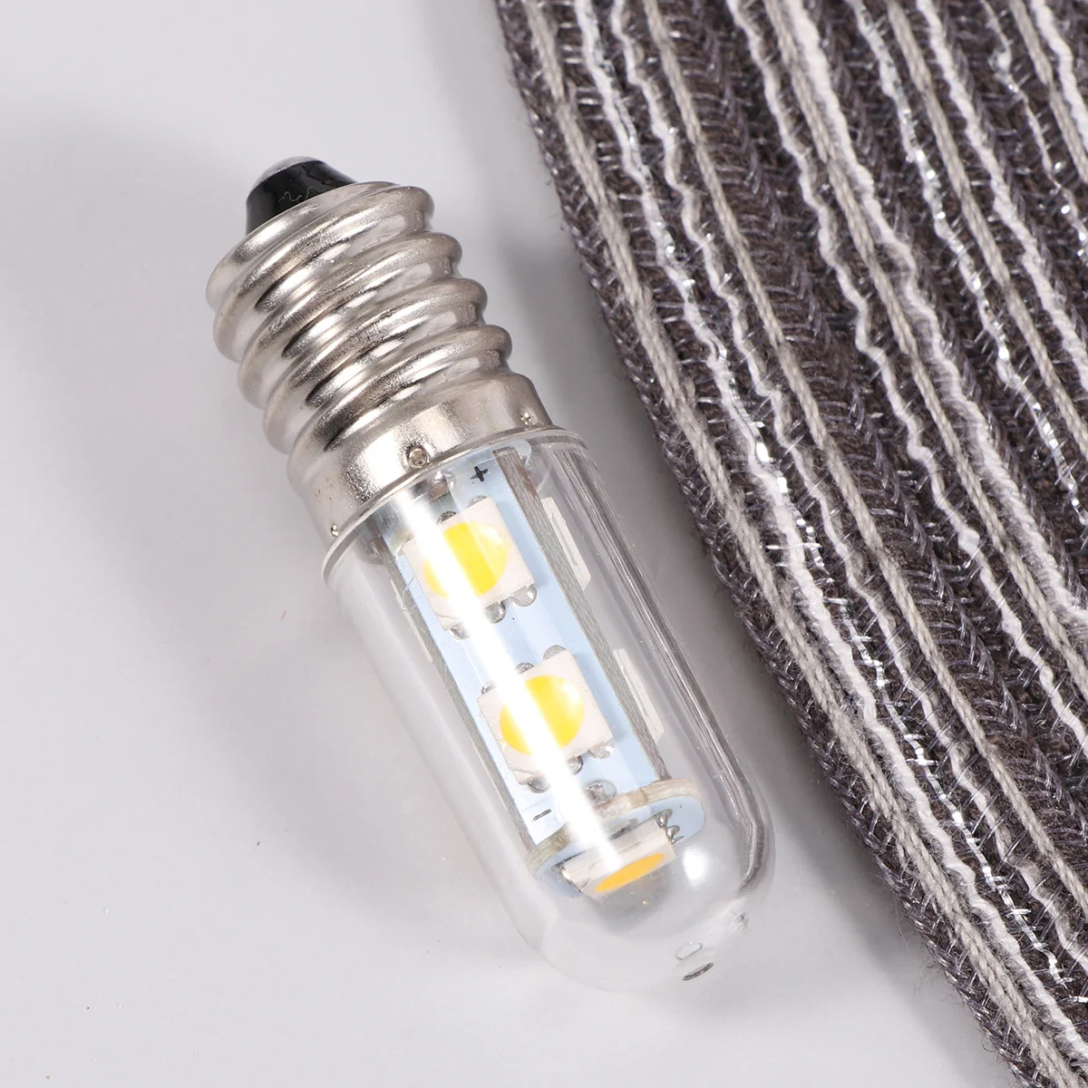 

2Pcs E14 Bulb 220V White LED Refrigerator Light Bulb Long Lifespan for Fridge Range Hood Sewing Machine Chandelier Fixture