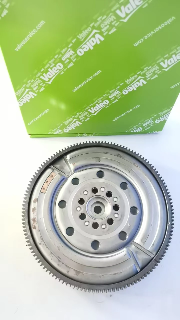OEM JAC M5 لوحة ضغط دولاب الموازنة القابض حالة جديدة 41200-V7113 841868   CNFW-01 قطع غيار السيارات