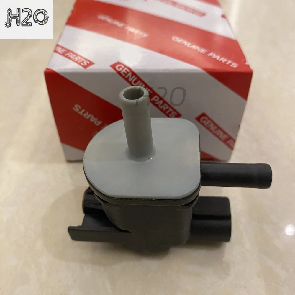 136200-7010 فراغ التبديل علبة صمام بخار تطهير الملف اللولبي لتويوتا 4 عداء كامري كورولا FJJ كروزر هايلاندر #1