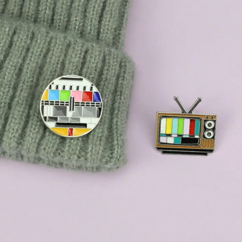 Fashion No Signal Vintage TV Pin Snowflake Screen in 80s Antenna TV Pins Test Retro Television Brooches Badge