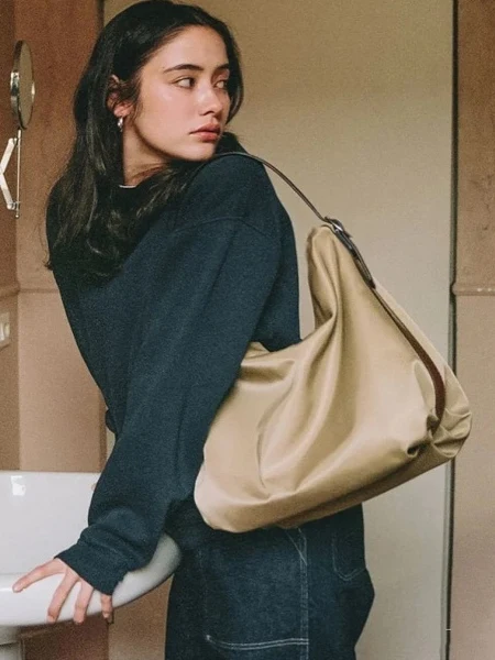 

New 2025 Women's Tote Bag Soft Nylon Leather Single oulder Handbag Korean Sle Decorative Stitching Daily Use Foldable