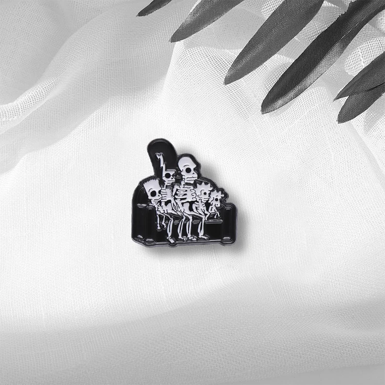 Custom Skeleton Family brooches, lapel badges, cartoon anime, enameled pins, Halloween jewelry, punk, goth, gift for friends