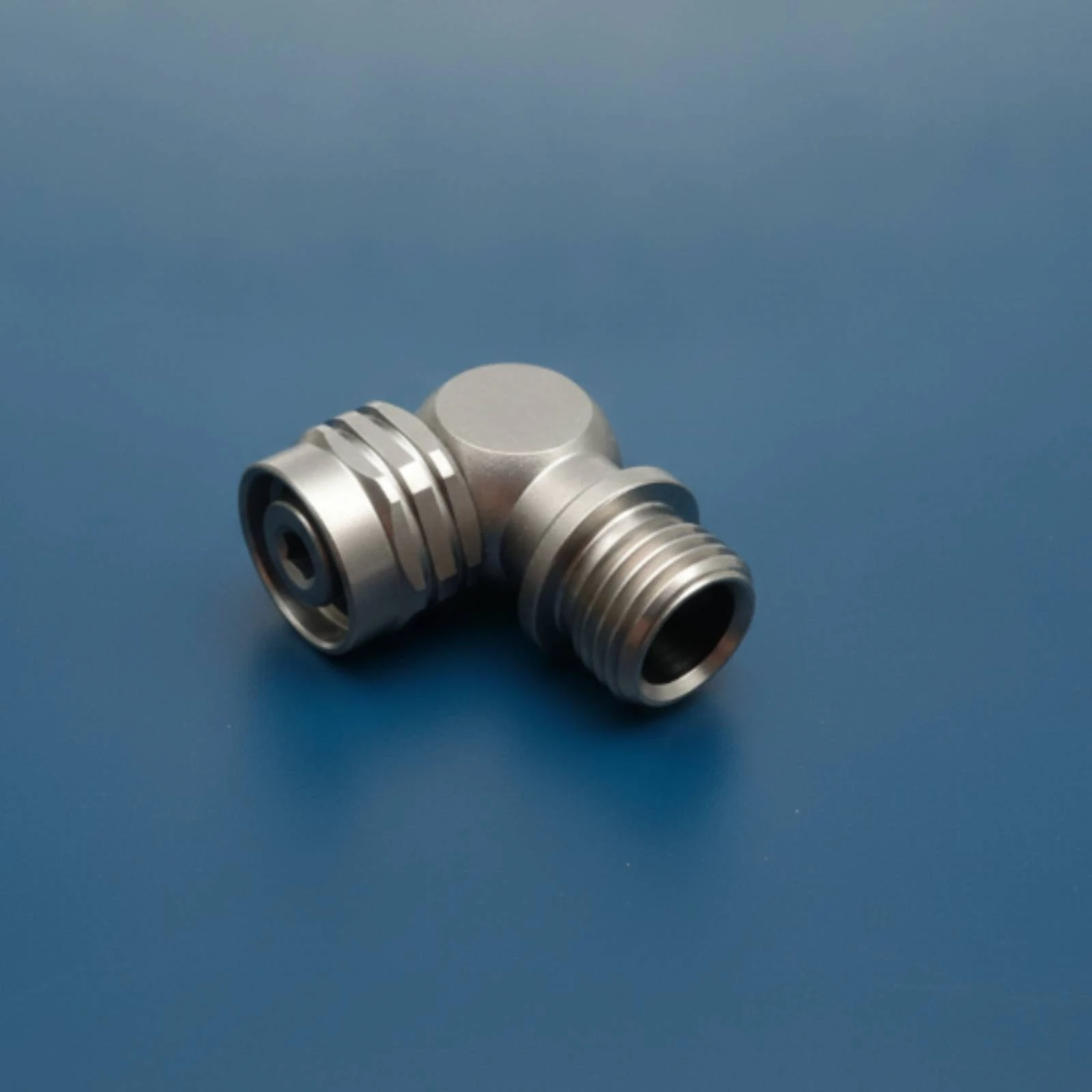 Diving Hose Elbow Adapter Titanium Alloy Scuba Regulator Elbow 90-Degree Diving Hose Adapter Compact Slimline