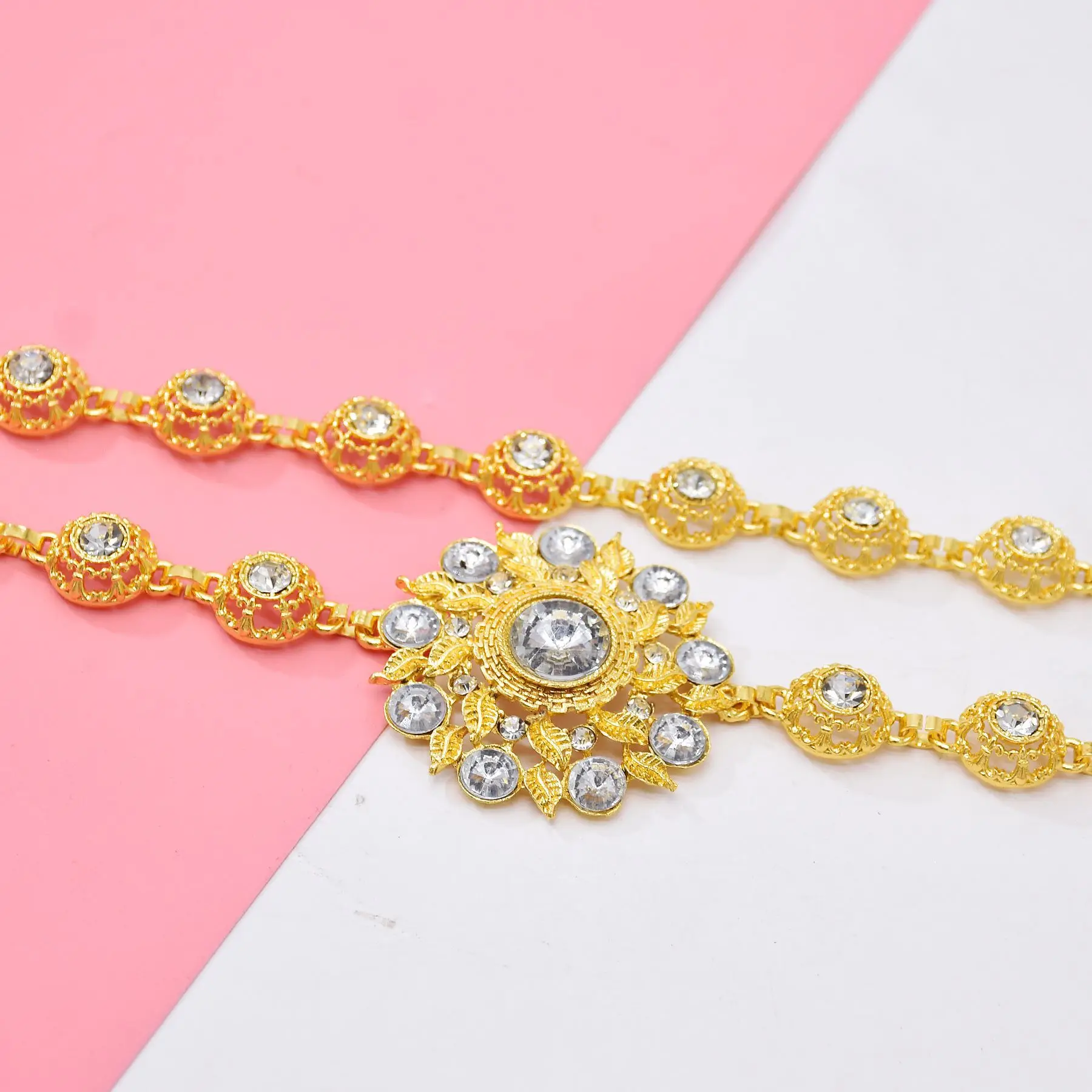 Fashion Gold Crystal Hollow Flower Shoulder Chain Body Jewelry Turkey Thai Charm Women's Diagonal Cross Necklace Body Chain