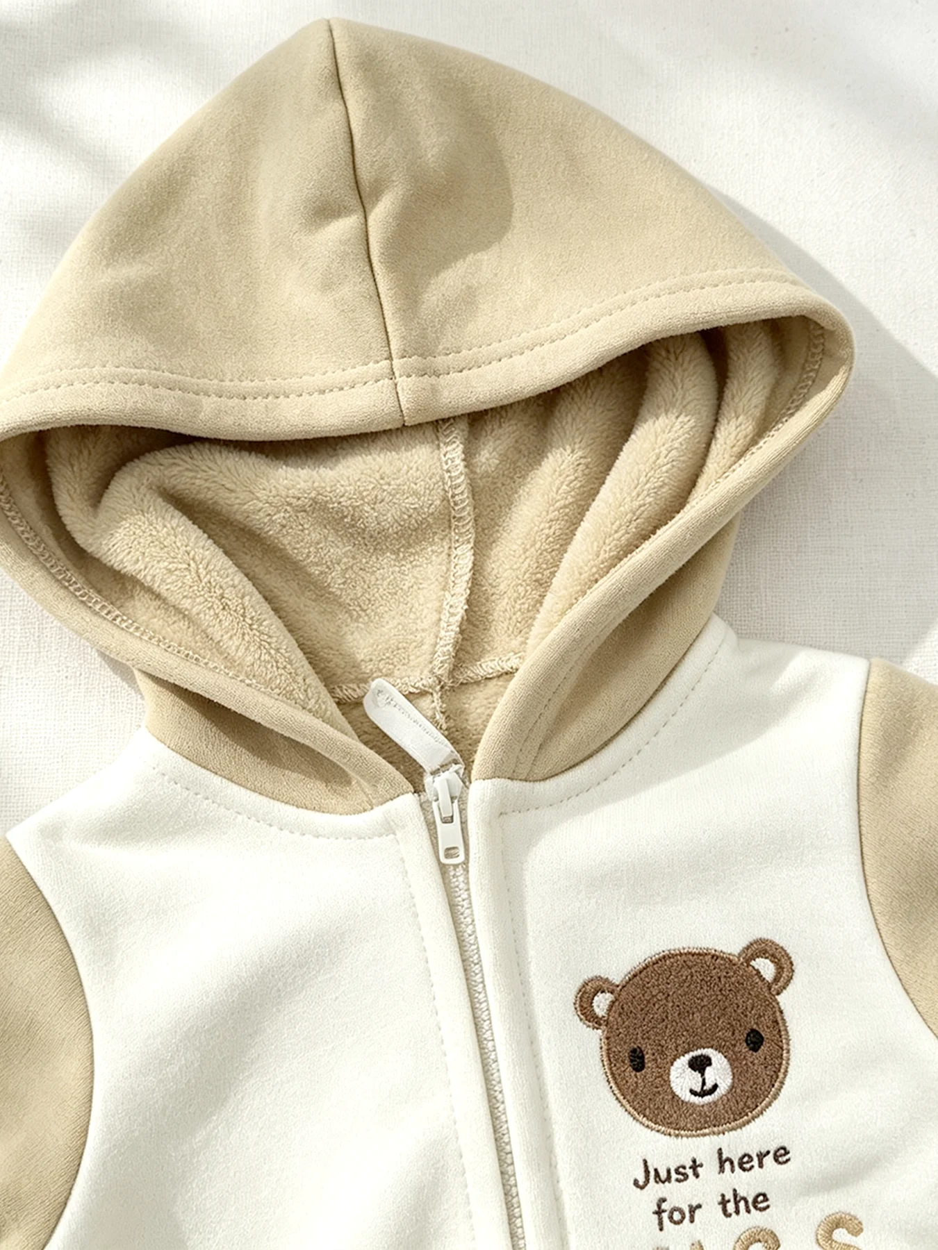 Cartoon Bear Color-Blocked Baby Boy Hooded Two-Piece Set—Fall/Winter Zipper Outfit for Boys: Plush, Warm, and Stylish