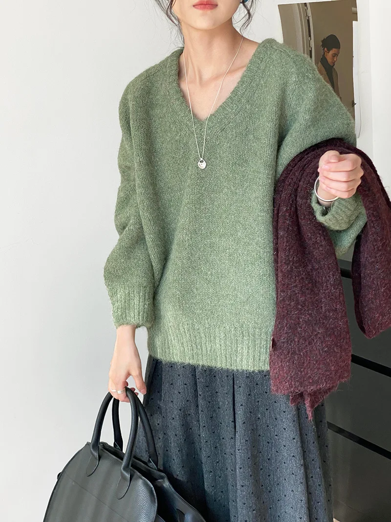 UMI MAO blanqueamiento nórdico azul estilo coreano Casual Otoño Invierno estilo perezoso suéter suelto cuello pico Top de punto vestidos para mujeres