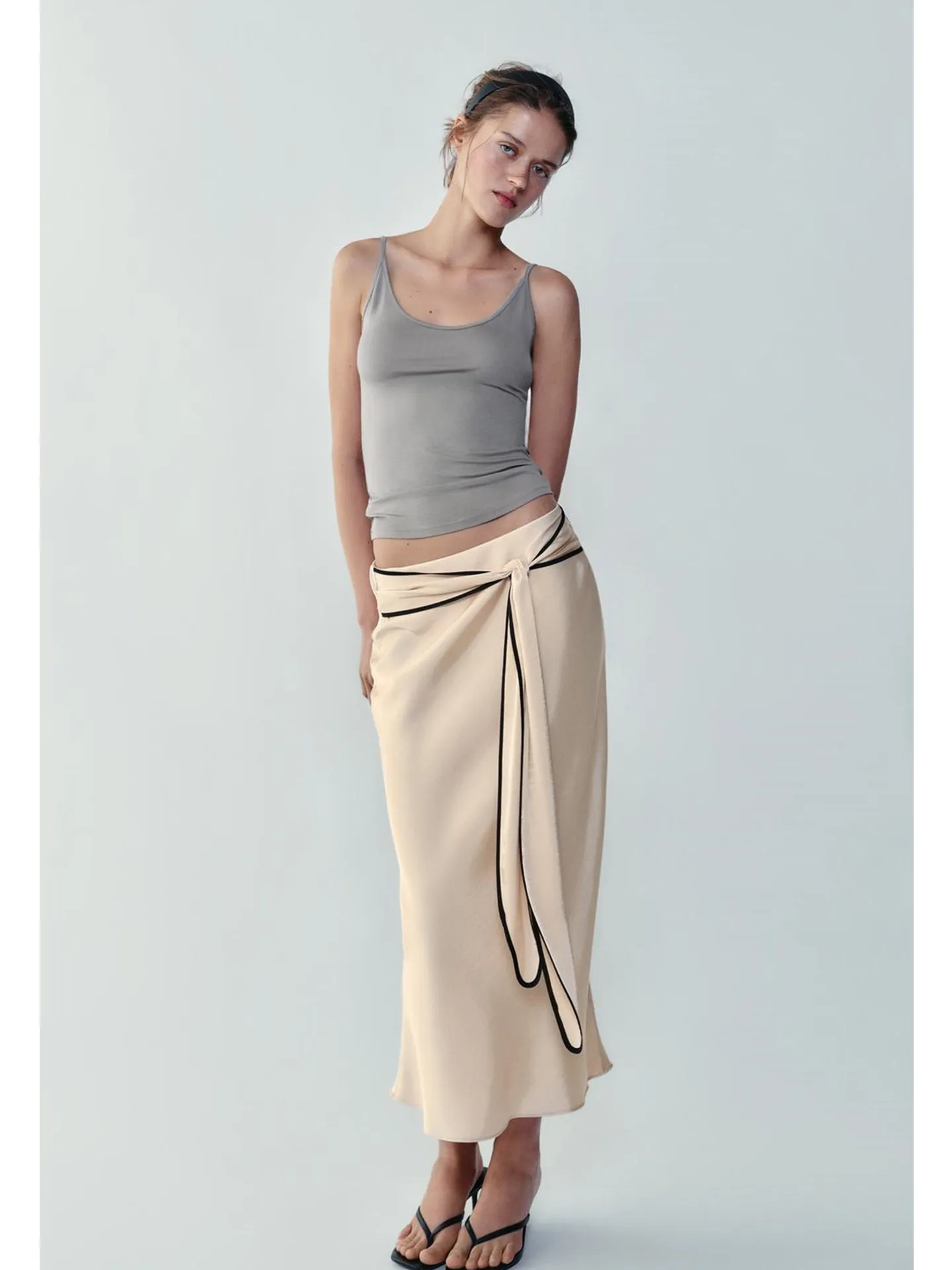 Autumn New Arrival Women's Casual Style Silk Satin Texture Color Block Midi Skirt Standard Fit Straight Tube Skirt