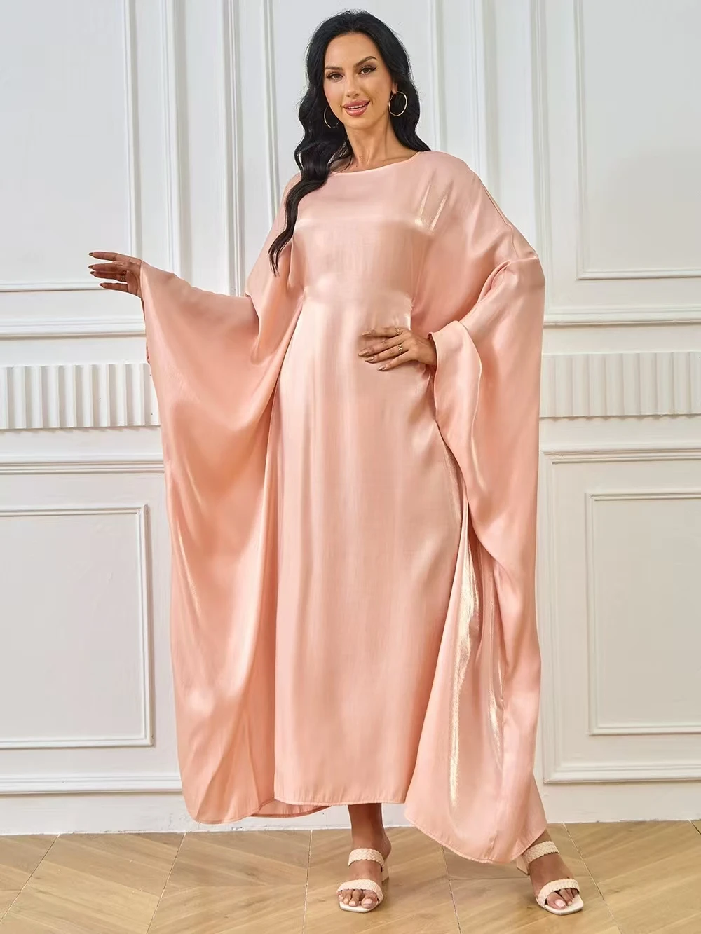 두바이 중동 신상품 루즈핏 허리 디자인 출퇴근용 봄 가을 패셔너블 플라잉 천 박쥐 소매 롱 드레스