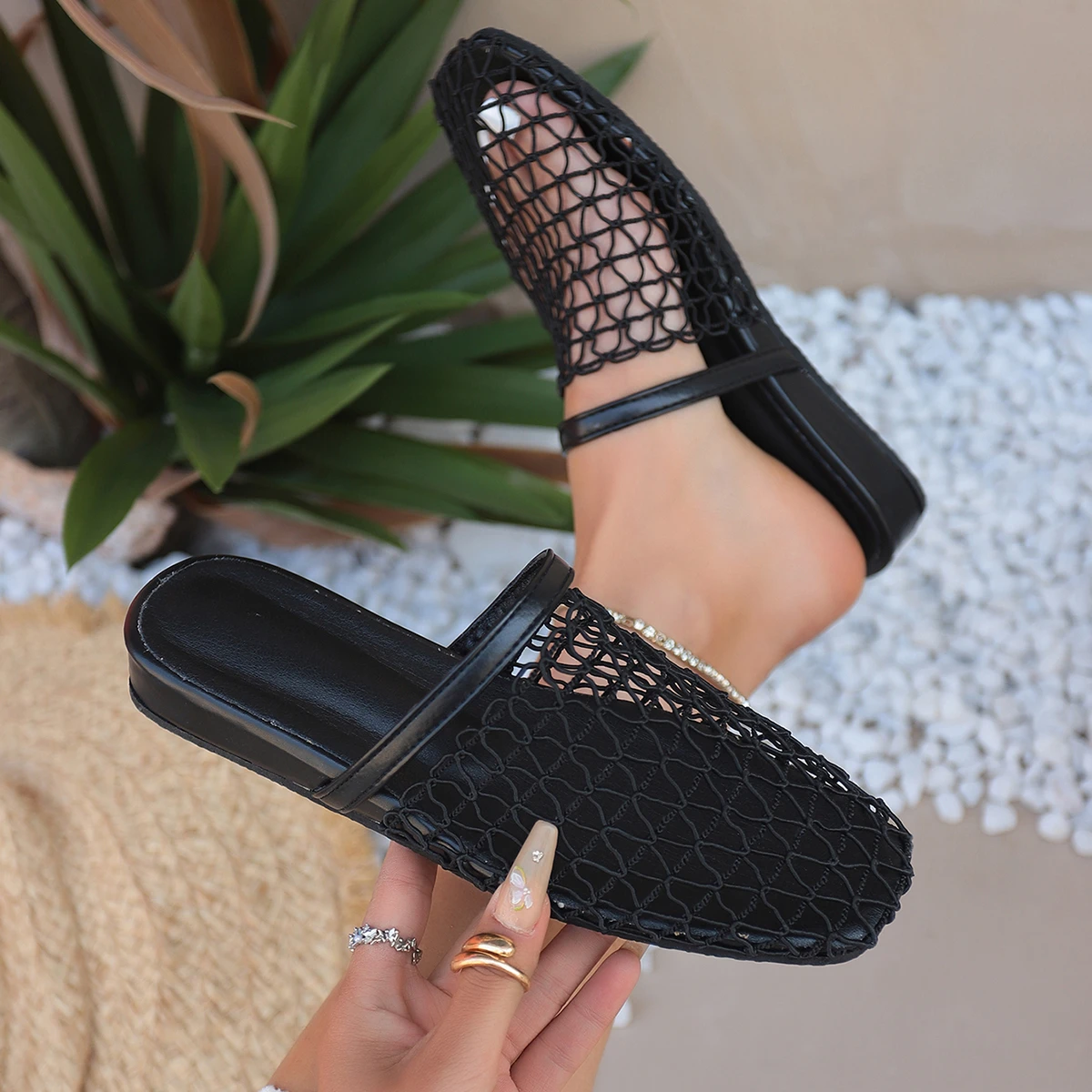 Women Slippers Fishnet Hollow Out Slippers Women Casual Beach Weave Rome Flats Sandals Mules Designer Shoes Ladies Slides Women
