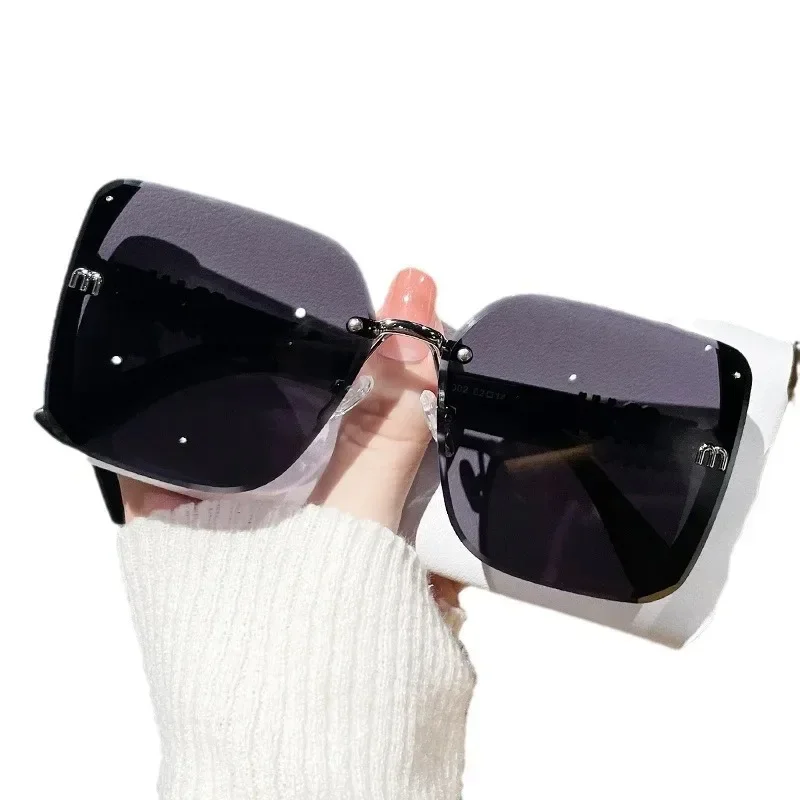 2025 New Fashionable Edge Cutting Sunglasses Half Frame High Quality Trendy Simple Sunglasses Women's Fine Glitter