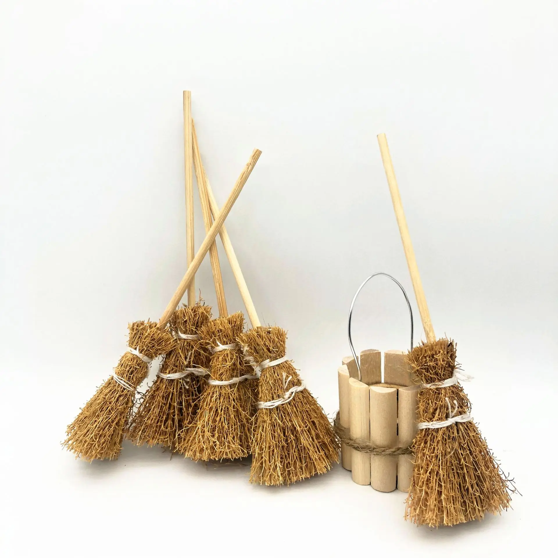 5Pcs Dollhouse Accessories 1:12 Doll Miniature Scene Toy Model Simulation Mini Broom Toy Accessories Children's Play House Toys