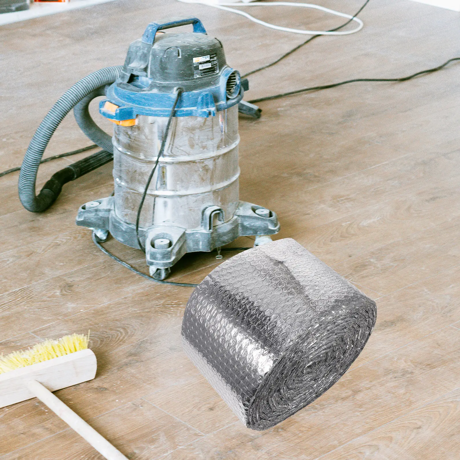 

Рулонная теплоизоляционная пленка с отражающим слоем для изоляции кранов, шлангов, окон, воздуховодов, комплект для зимней изоляции дома