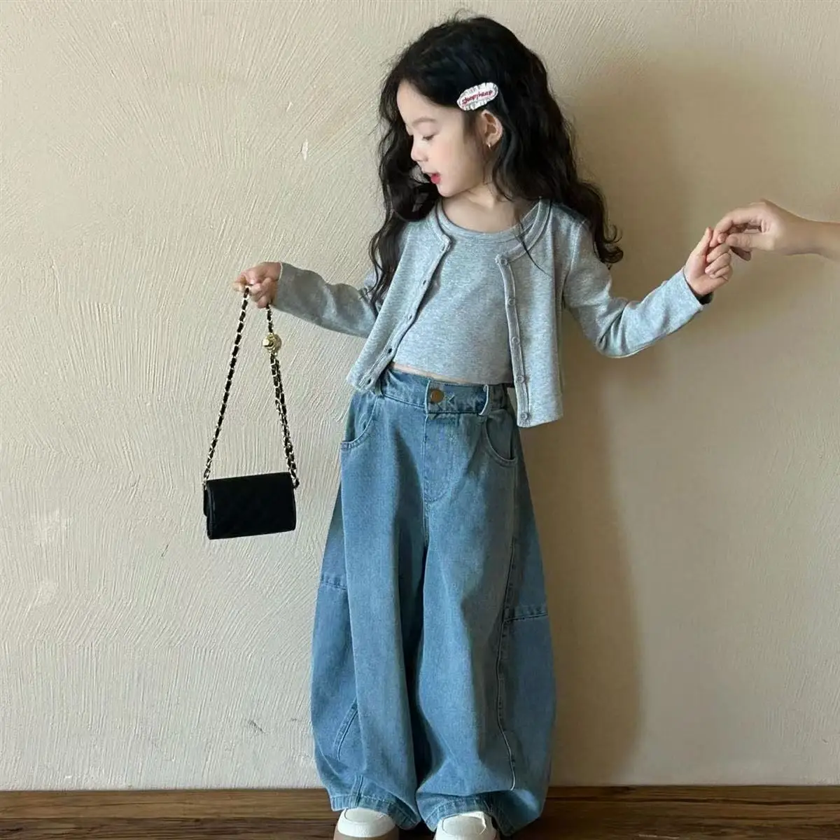 

Girls' Spring and Autumn Set Children's Stylish New Short Long Sleeve Cardigan+Tank Top+Jeans Three Piece Set Kids Outfits