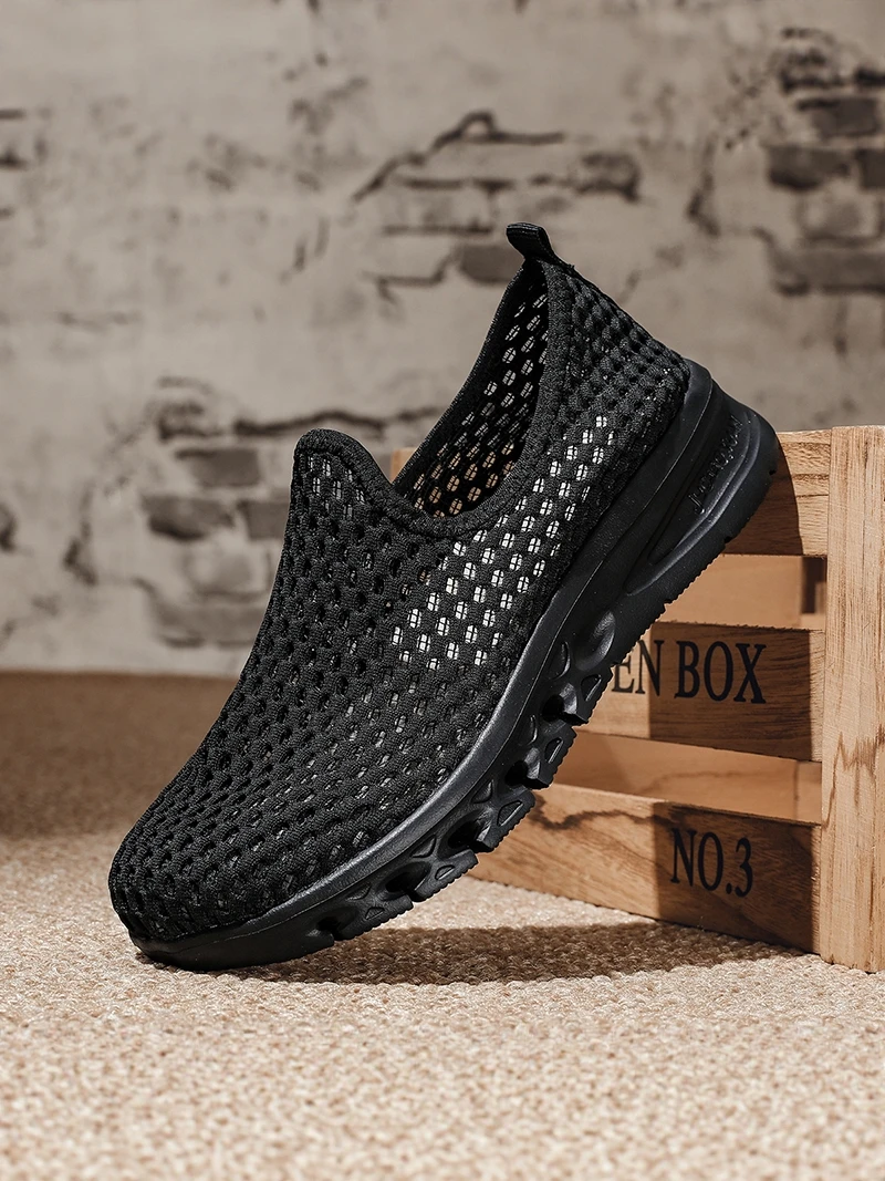 

Men's Summer Breathable Mesh Slip-On Shoes Wide Toe Barefoot Lightweight Anti-Slip Casual Beijing Cloth Shoes Comfortable Cit...