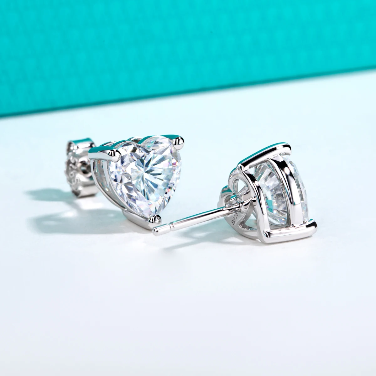 AnuJewel Herz-Moissanit-Ohrstecker 1cttw-6cttw D-Farbe VVS1 925 Sterling Silber 18k vergoldet Klassischer Damenschmuck – Detail 5
