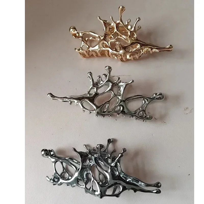 2024  Geometric Hollow Metal Women's Hair Clip Fashionable Back Spoon New Versatile Shark Clip Personalized Hair Accessories