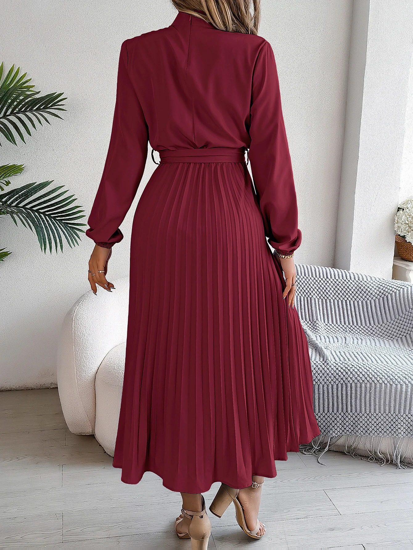 Elegant Pleated Long Dress Long Sleeveed Lace Up Dresses for Middle Eastern Women Spring and Summer Clothes