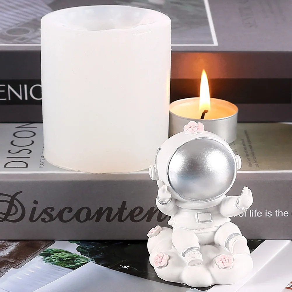 New Space Astronauts Silicone Candle Mold Gypsum form Carving Art Aromatherapy Plaster Home Decoration Mold Wedding Gift Handmad