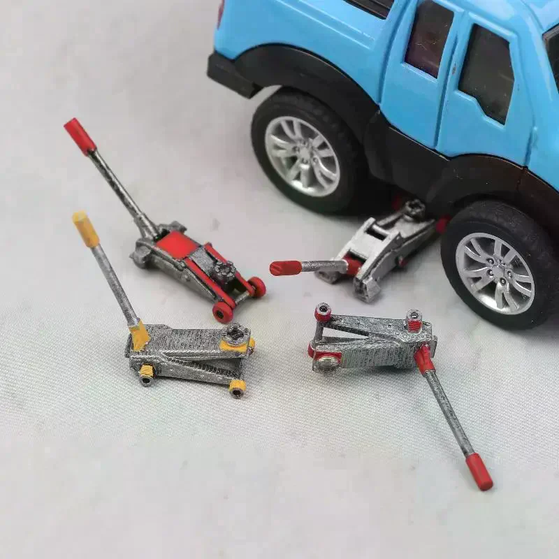 1/64 Scale Car Lifting Jack Model Modification Garage Repair Accessories Scene Collocation Miniature Sculpture Display view 2