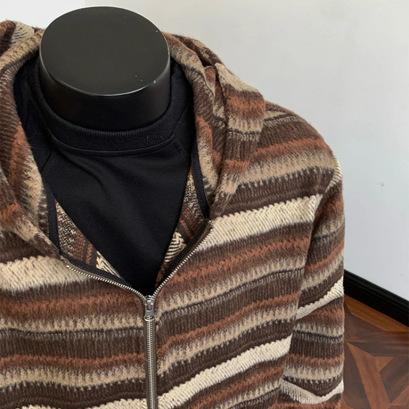 Vintage colorblock jack met capuchon: gezellige gebreide golvende strepen in warm bruin (unisex) ​   Dagelijks los vrijetijdsjack voor heren