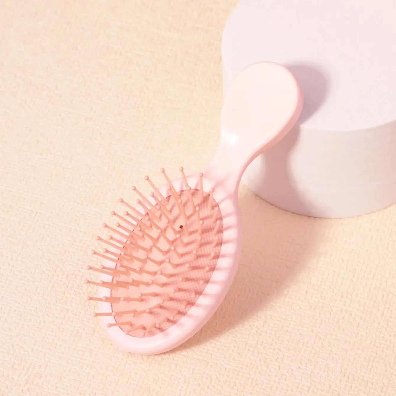 

Портативная расческа на воздушной подушке ярких цветов, мягкая нейлоновая щетина, женская расческа для укладки, специально для париков из натуральных волос